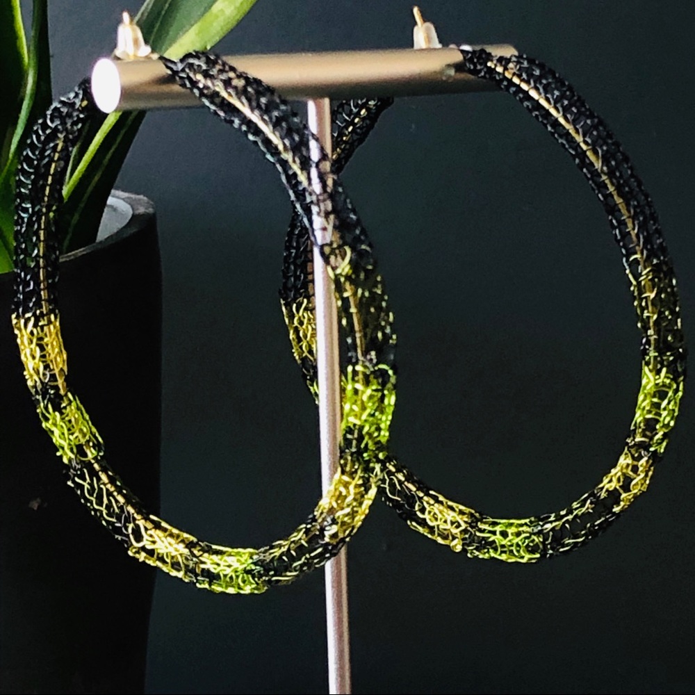 2.5” Lightweight Handmade Color Block Hoop Earring - Picture 6 of 8